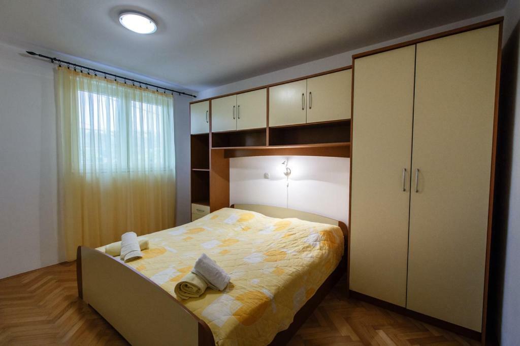 Apartmani Maris II Palit Екстериор снимка