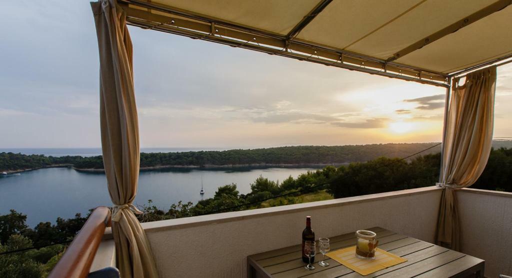 Apartmani Maris II Palit Екстериор снимка