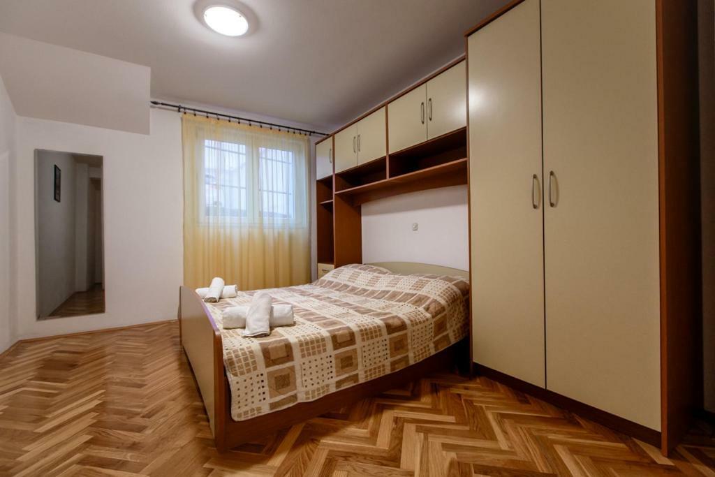 Apartmani Maris II Palit Екстериор снимка